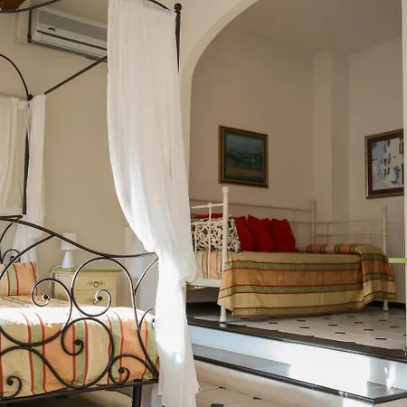 Delle Rose Ξενοδοχείο 3*